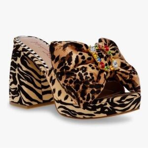Posse Betsey Johnson Animal Print Block Heel nwot 8.5